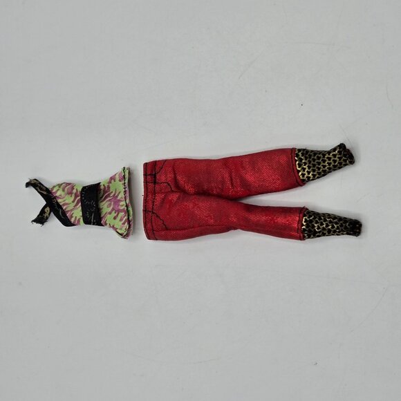 Monster High Doll Jinafire Long Scaremester Red Shiny Pants & Top Outfit - Picture 2 of 4